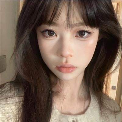 三女性